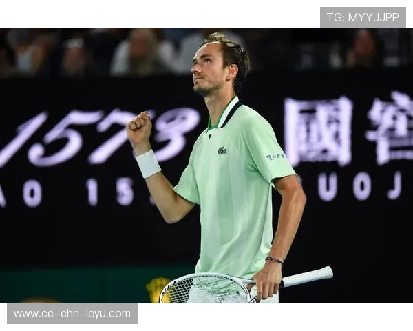 梅德韦杰夫稳居前列，硬地赛季势头强劲，梅德韦杰夫百度百科